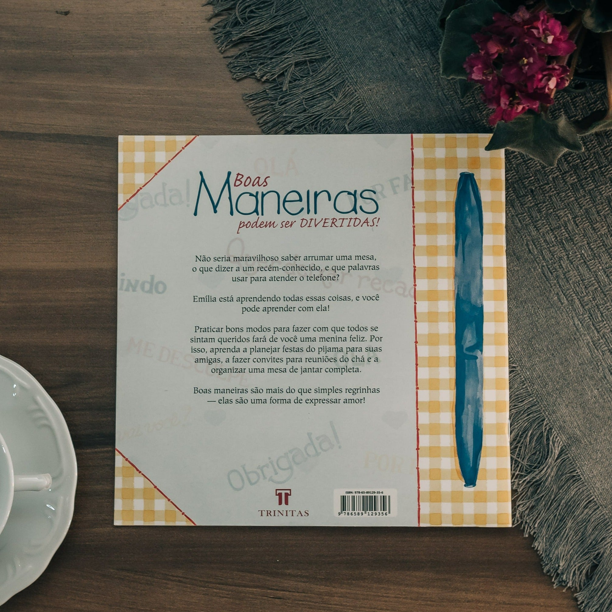 Breve Manual de Boas Maneiras para Meninas